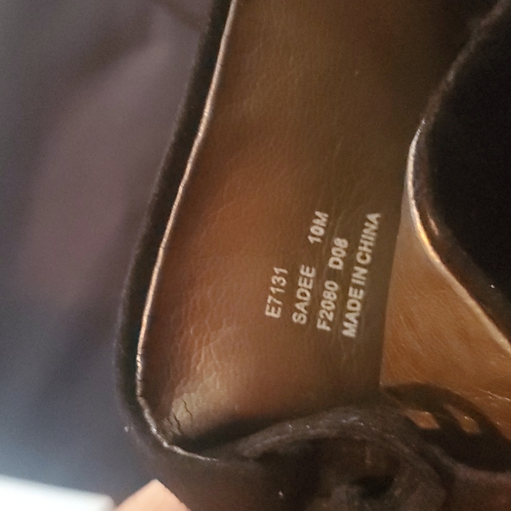 Shoe - Picture 5 of 7